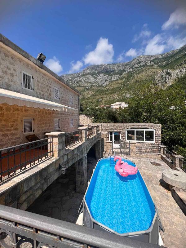 Villa for sale 150m from the sea in Rijeka Rejevici, Budva.