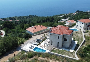 Продается вилла, 3 этажа, 4 спальни, Режевичи, панорамный вид