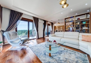 Villa zu verkaufen in Krimovica 320m2