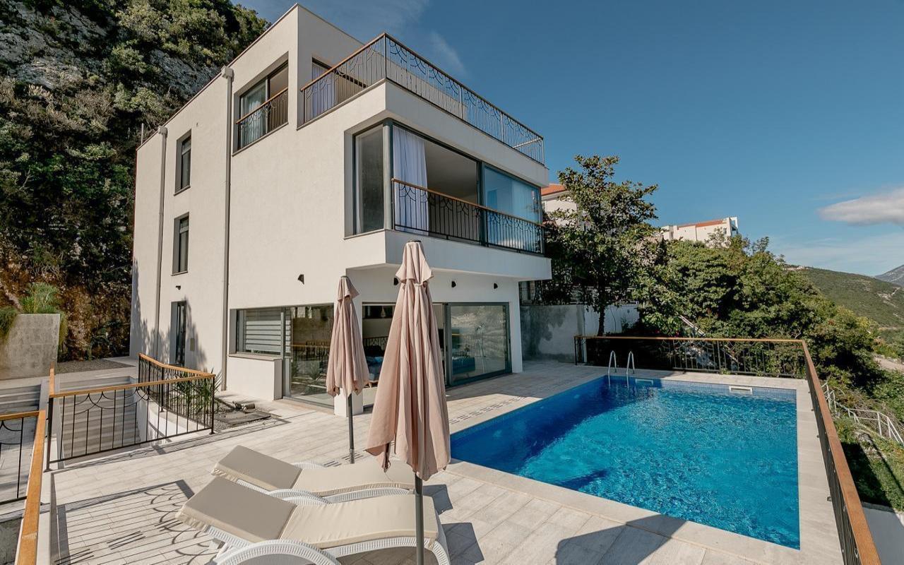 Villa for sale with pool and sea view — Nivice, Herceg Novi