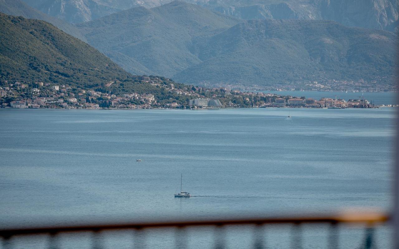 Villa for sale with pool and sea view — Nivice, Herceg Novi