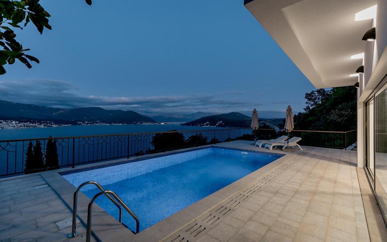 Villa for sale with pool and sea view — Nivice, Herceg Novi