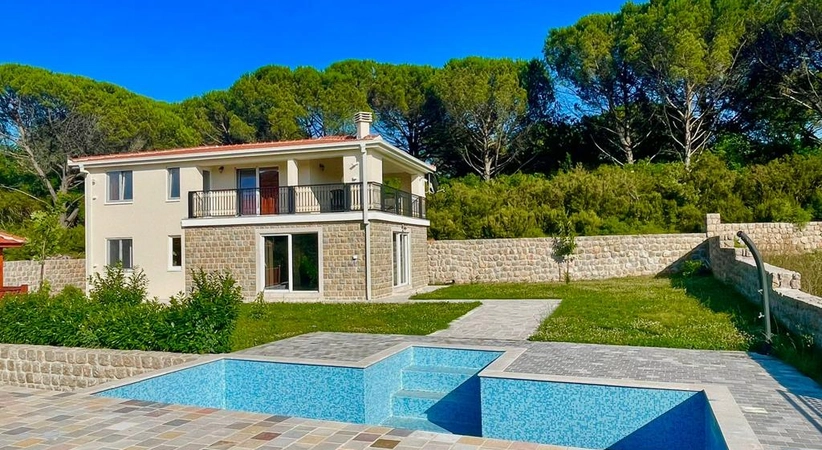 Villa in Krimovice mit Pool