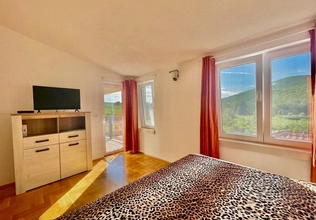 Villa in Krimovice mit Pool
