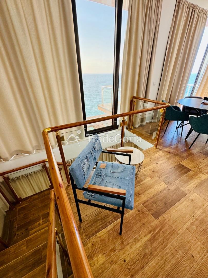 Vila na prvom redu do plaže sa privatnom plažom i bazenom