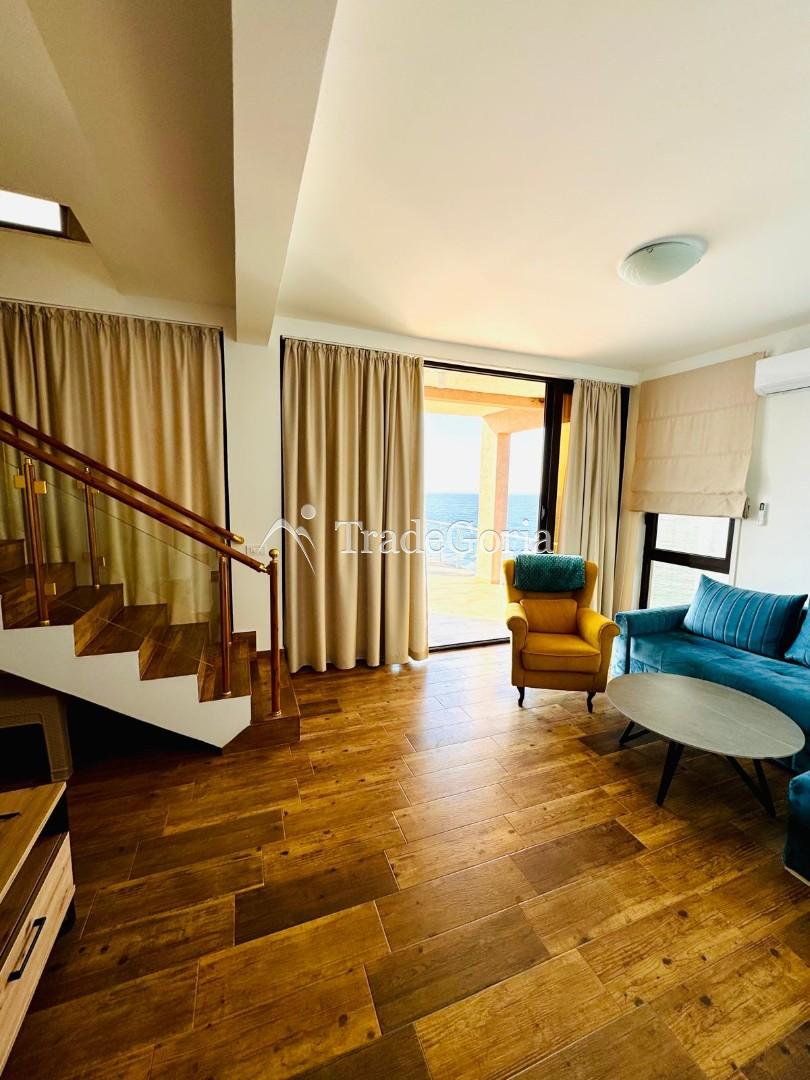 Vila na prvom redu do plaže sa privatnom plažom i bazenom