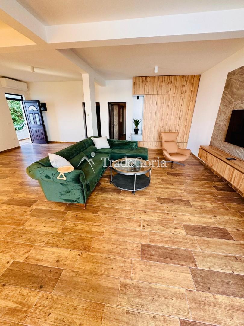 Vila na prvom redu do plaže sa privatnom plažom i bazenom