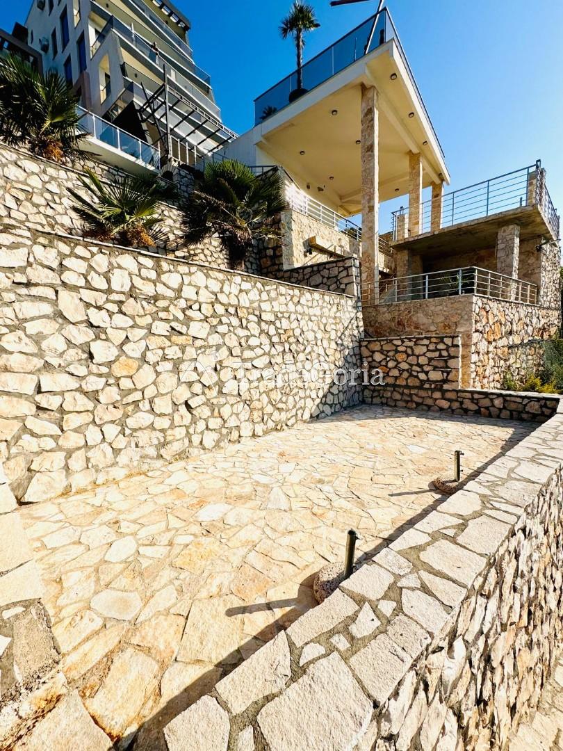 Vila na prvom redu do plaže sa privatnom plažom i bazenom