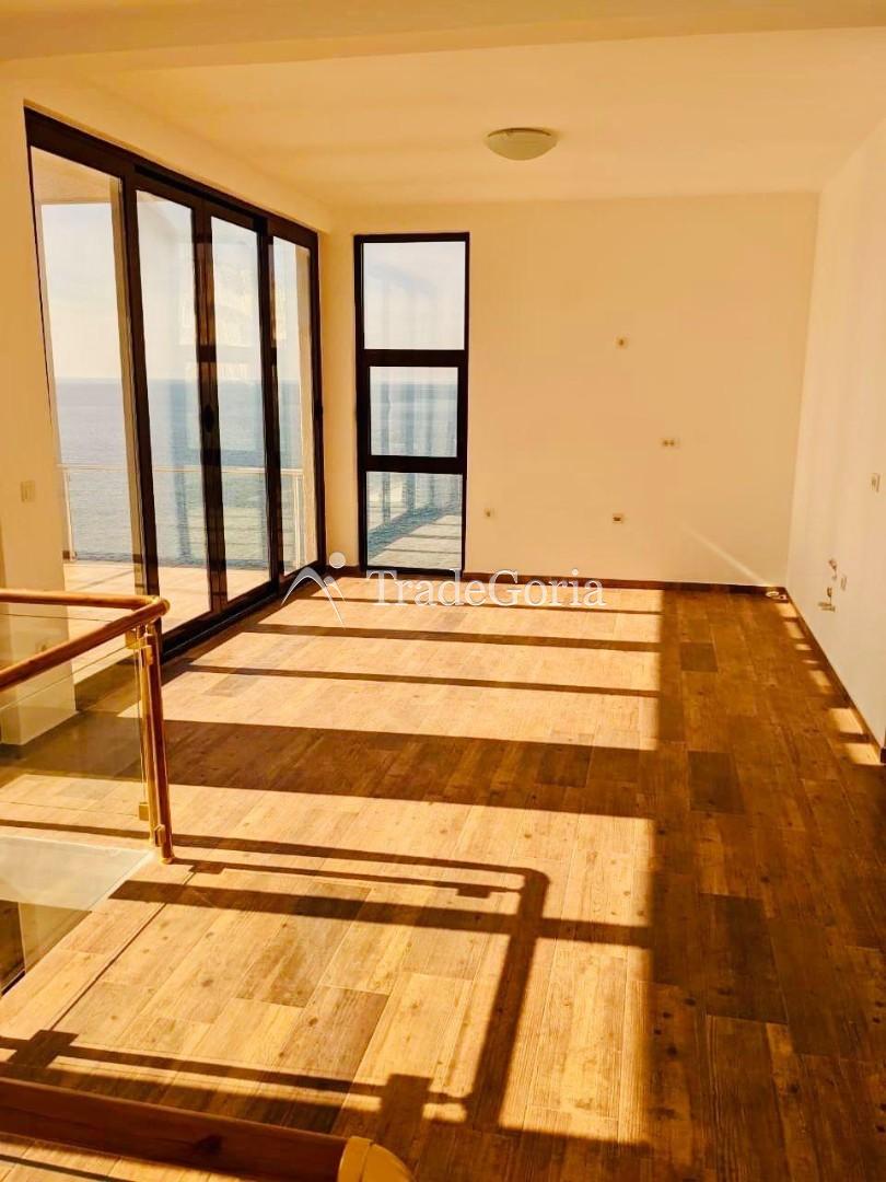 Vila na prvom redu do plaže sa privatnom plažom i bazenom
