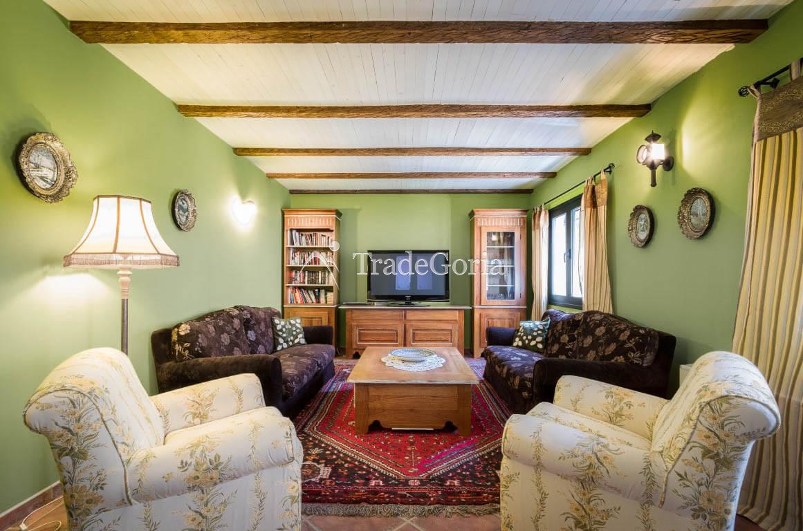Villa an der ersten Meereslinie, mit Steg und Garage in Dobrota, Bucht von Kotor.