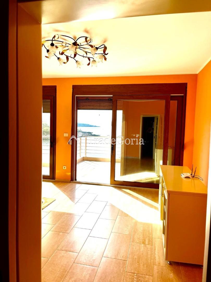 Villa on the first line in Uteha - 750,000 euros