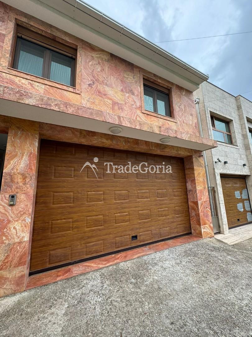 Villa on the first line in Uteha - 750,000 euros