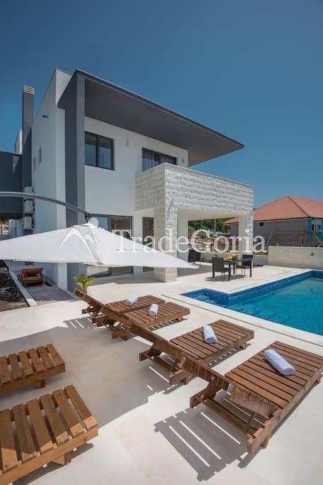 Vila Nurija u Krimovici