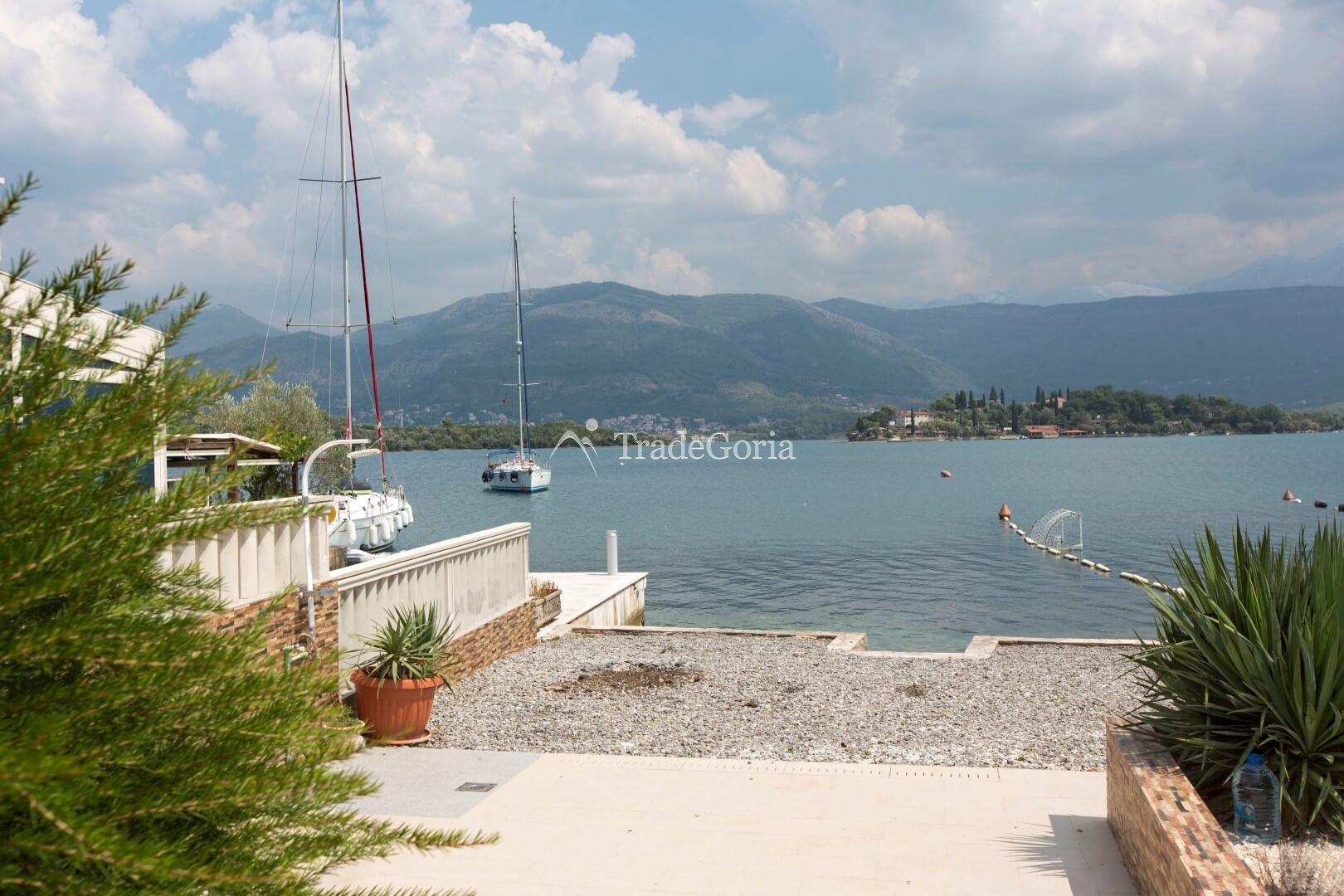 Villa with private waterfront beach and dock