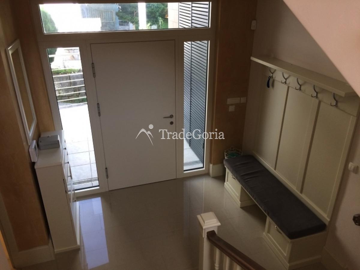 Vila u Stolivu. Plaćanje u Rusiji moguće u rubljama! - Cena 1.350.000 evra