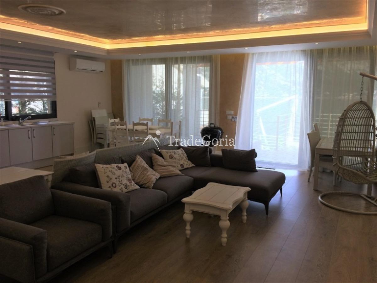 Vila u Stolivu. Plaćanje u Rusiji moguće u rubljama! - Cena 1.350.000 evra