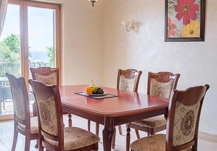Villa mit 4 Schlafzimmern und Meerblick in Petrovac