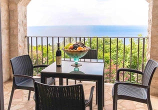 Villa mit 4 Schlafzimmern und Meerblick in Petrovac