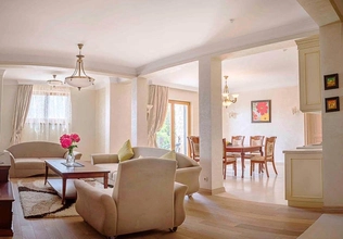 Villa mit 4 Schlafzimmern und Meerblick in Petrovac
