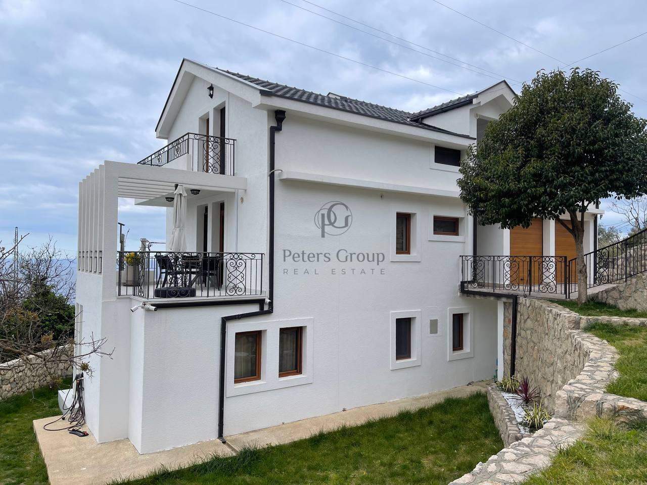 Vila sa panoramskim pogledom na more na prodaju - Dobra Voda, Crna Gora