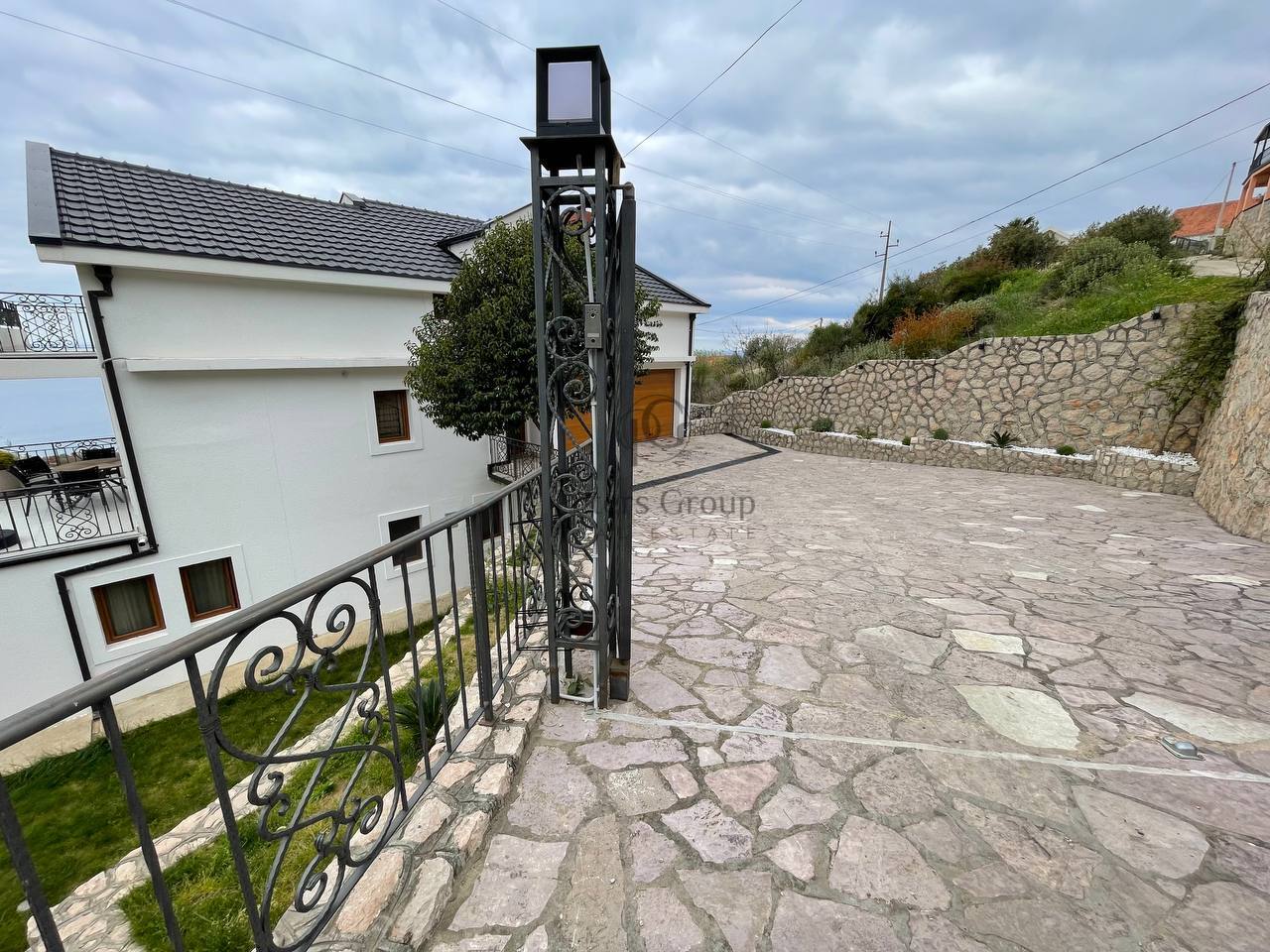 Vila sa panoramskim pogledom na more na prodaju - Dobra Voda, Crna Gora