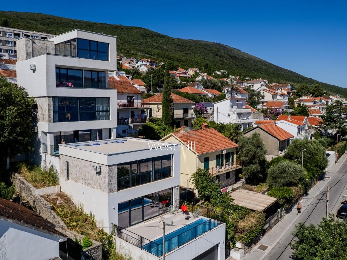 Villa mit Pool in zweiter Meereslinie bei Krasici