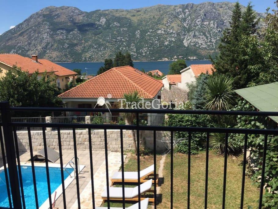 Villa Jasmine in Stoliv (Kotor Bay)