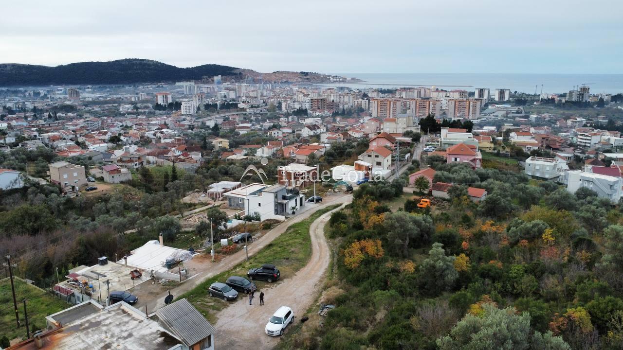 Građevinska parcela za izgradnju vile u Belištu, Bar