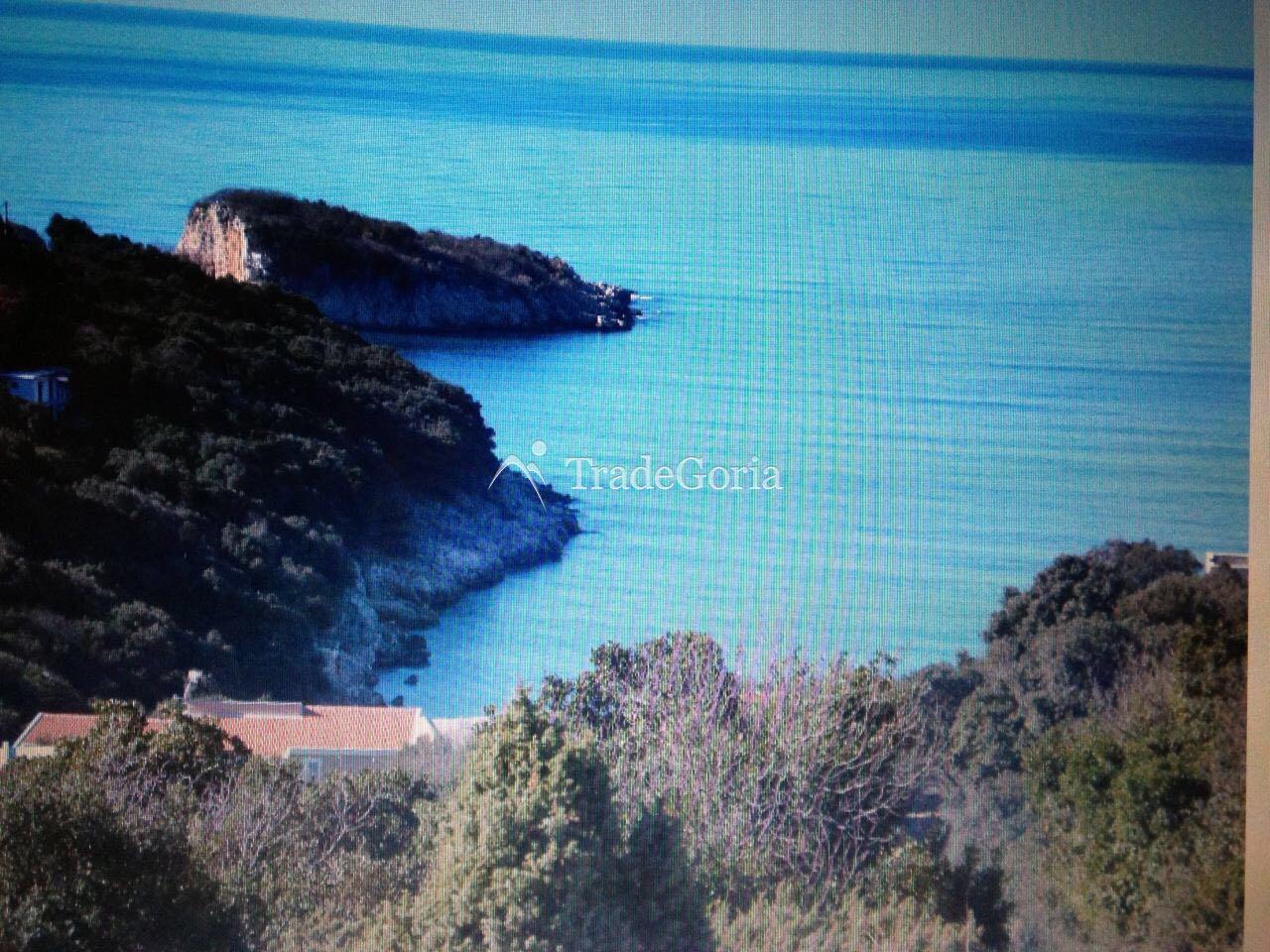 Land plot in Uteha, total area of 1594m2